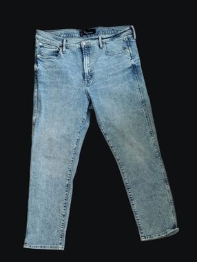GAP Women's Straight Jeans in Acid Wash. High Rise Vintage Slim.